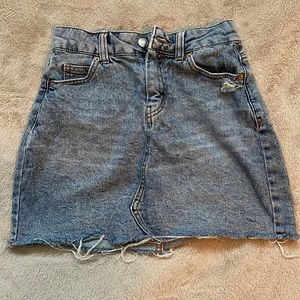 Short denim skirt. Size 00. Brand: wild fable. Color: blue/grey.